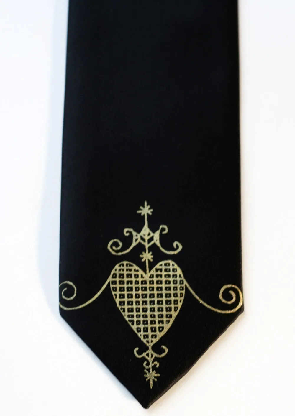 Erzulie Necktie, Vodou Veve Tie